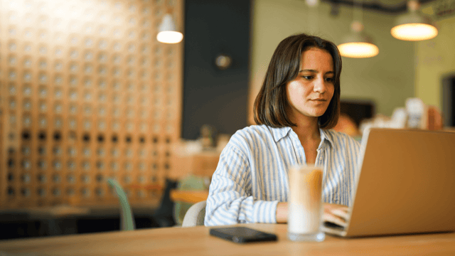 BBA IN DIGITAL MARKETING_HERO IMAGE-V1