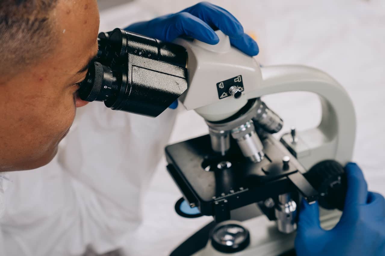 forensic chemist